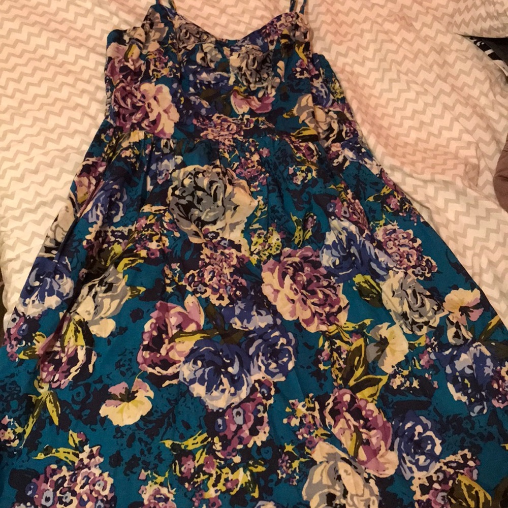 Floral dress with pockets